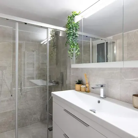 Bright And Natural In Apartment *