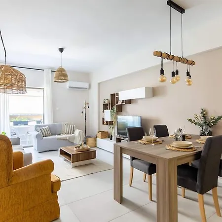 Bright And Natural In Αθήνα