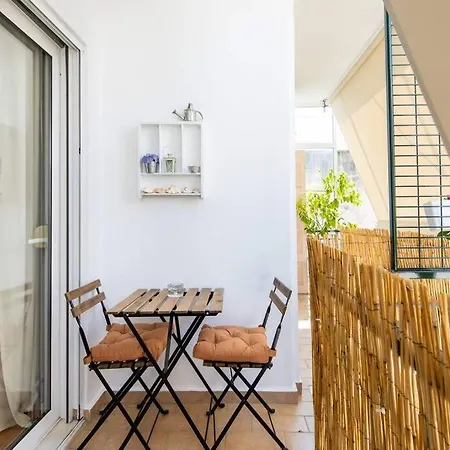 Bright And Natural In Apartment *